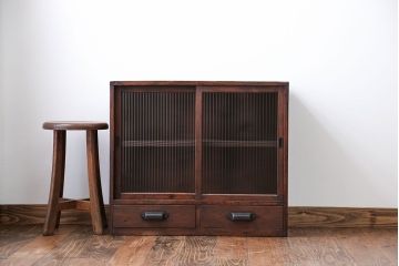 アンティーク家具　アンティーク 古い木の小さなモールガラス収納棚(戸棚)