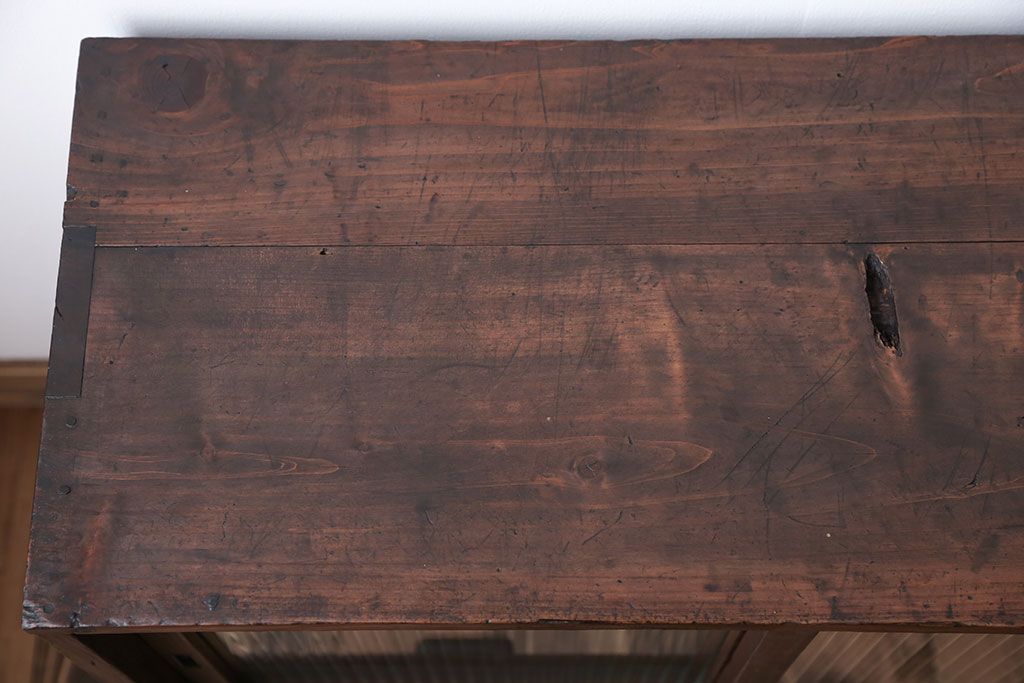 アンティーク家具　アンティーク 古い木の小さなモールガラス収納棚(戸棚)