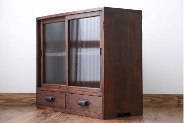 アンティーク家具　アンティーク 古い木の小さなモールガラス収納棚(戸棚)