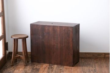 アンティーク家具　アンティーク 古い木の小さなモールガラス収納棚(戸棚)