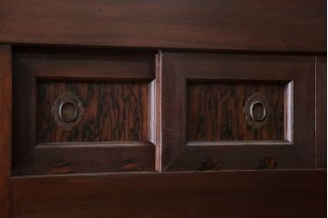 アンティーク家具　アンティーク 黒柿材をふんだんに使用した上手四尺水屋箪笥(時代箪笥)