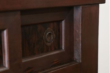 アンティーク家具　アンティーク 黒柿材をふんだんに使用した上手四尺水屋箪笥(時代箪笥)