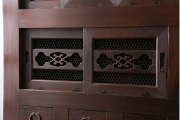 アンティーク家具　アンティーク 黒柿材をふんだんに使用した上手四尺水屋箪笥(時代箪笥)