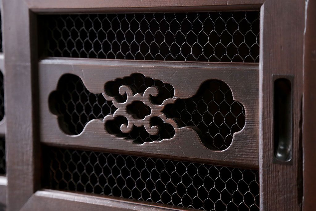 アンティーク家具　アンティーク 黒柿材をふんだんに使用した上手四尺水屋箪笥(時代箪笥)