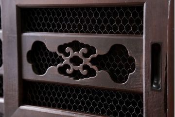 アンティーク家具　アンティーク 黒柿材をふんだんに使用した上手四尺水屋箪笥(時代箪笥)