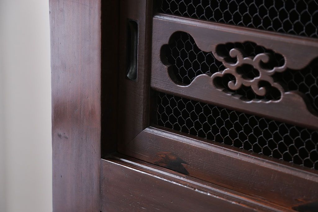 アンティーク家具　アンティーク 黒柿材をふんだんに使用した上手四尺水屋箪笥(時代箪笥)