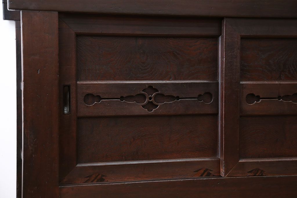 アンティーク家具　アンティーク 黒柿材をふんだんに使用した上手四尺水屋箪笥(時代箪笥)