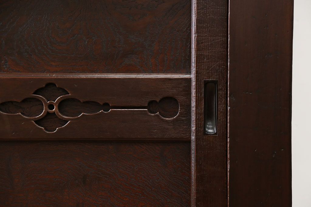 アンティーク家具　アンティーク 黒柿材をふんだんに使用した上手四尺水屋箪笥(時代箪笥)