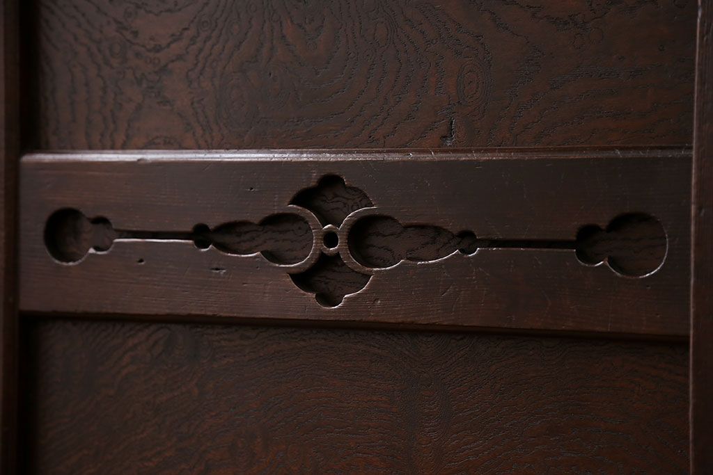 アンティーク家具　アンティーク 黒柿材をふんだんに使用した上手四尺水屋箪笥(時代箪笥)