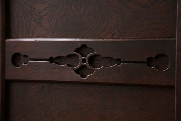 アンティーク家具　アンティーク 黒柿材をふんだんに使用した上手四尺水屋箪笥(時代箪笥)