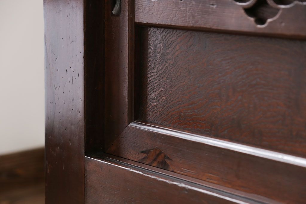 アンティーク家具　アンティーク 黒柿材をふんだんに使用した上手四尺水屋箪笥(時代箪笥)