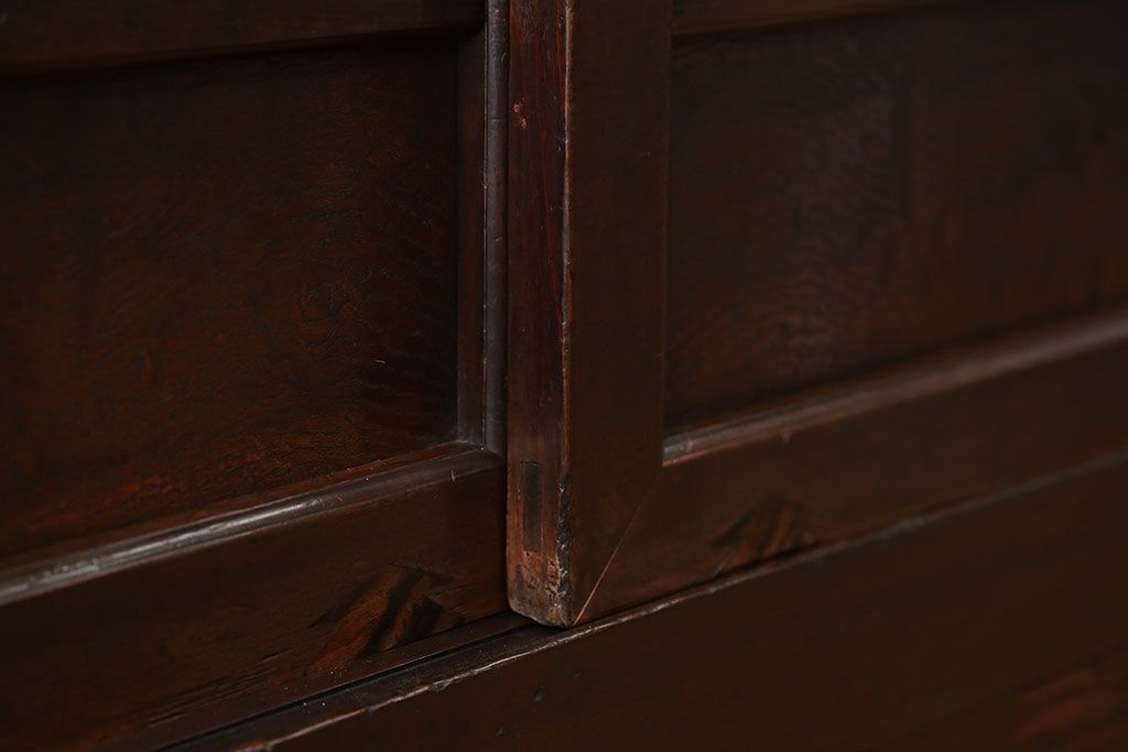 アンティーク家具　アンティーク 黒柿材をふんだんに使用した上手四尺水屋箪笥(時代箪笥)