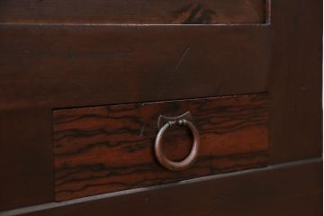 アンティーク家具　アンティーク 黒柿材をふんだんに使用した上手四尺水屋箪笥(時代箪笥)