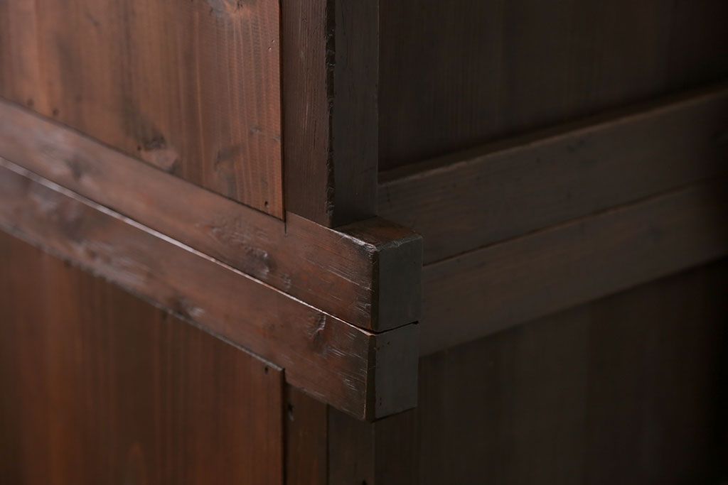 アンティーク家具　アンティーク 黒柿材をふんだんに使用した上手四尺水屋箪笥(時代箪笥)