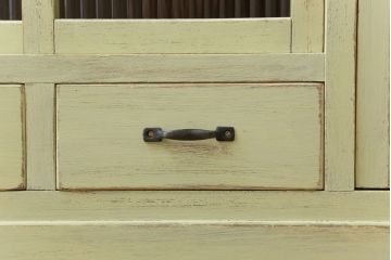 アンティーク家具　アンティークペイント 小振りなモールガラス食器棚(キャビネット)