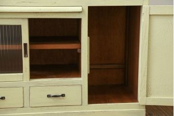 アンティーク家具　アンティークペイント 小振りなモールガラス食器棚(キャビネット)