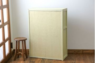 アンティーク家具　アンティークペイント 小振りなモールガラス食器棚(キャビネット)