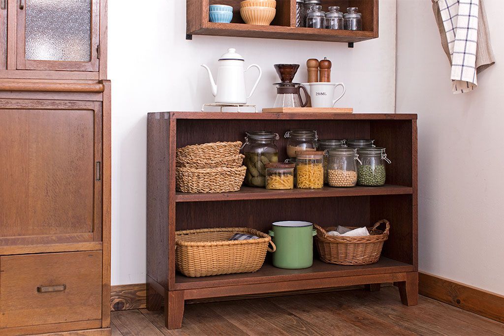 レトロ家具　昭和レトロ シンプルな脚付き本棚(飾り棚)