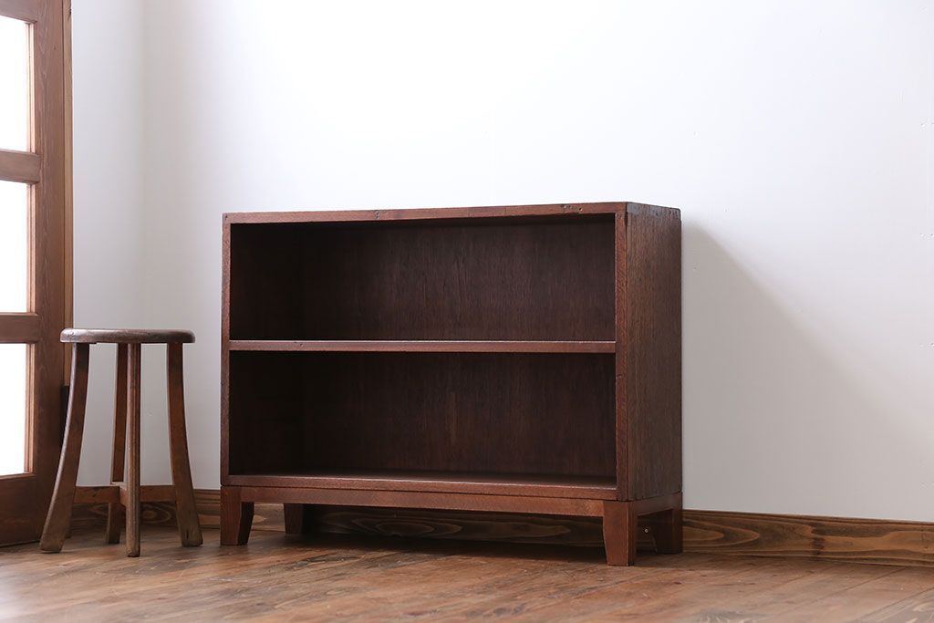 レトロ家具　昭和レトロ シンプルな脚付き本棚(飾り棚)