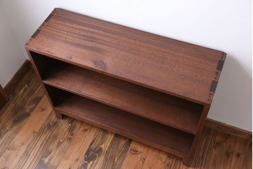 レトロ家具　昭和レトロ シンプルな脚付き本棚(飾り棚)