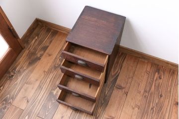 アンティーク家具　アンティーク 古い木の使い込まれた4杯小引き出し