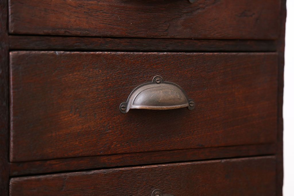 アンティーク家具　アンティーク 古い木の使い込まれた4杯小引き出し