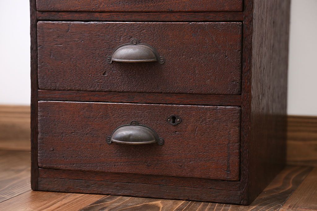 アンティーク家具　アンティーク 古い木の使い込まれた4杯小引き出し