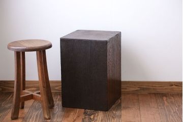 アンティーク家具　アンティーク 古い木の使い込まれた4杯小引き出し