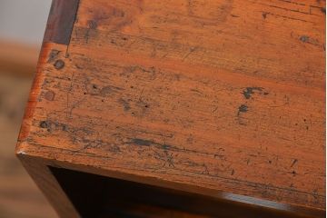 アンティーク家具　アンティーク 前面欅材の小振りな茶箪笥(引き戸なし)