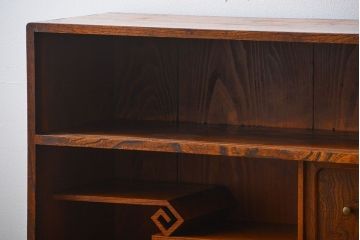 アンティーク家具　アンティーク 前面欅材の小振りな茶箪笥(引き戸なし)