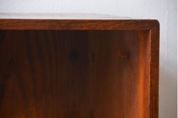 アンティーク家具　アンティーク 前面欅材の小振りな茶箪笥(引き戸なし)