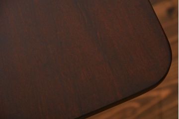 アンティーク家具　イギリスアンティーク マホガニー材 チルトアップテーブル(コーヒーテーブル)
