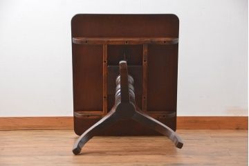 アンティーク家具　イギリスアンティーク マホガニー材 チルトアップテーブル(コーヒーテーブル)