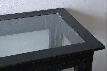 アンティーク家具　アンティークペイント 6面ガラスのケビント(ショーケース、ガラスケース)