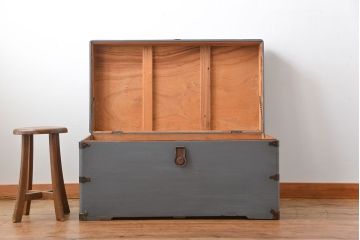 アンティーク家具　アンティークペイント かわいい船トランク(収納棚、センターテーブル)