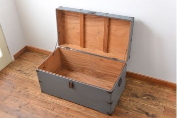 アンティーク家具　アンティークペイント かわいい船トランク(収納棚、センターテーブル)