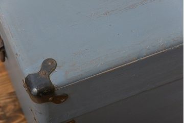 アンティーク家具　アンティークペイント かわいい船トランク(収納棚、センターテーブル)
