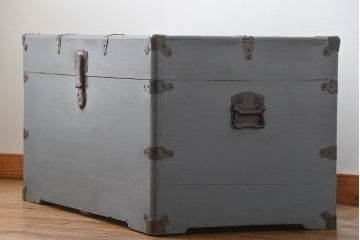 アンティーク家具　アンティークペイント かわいい船トランク(収納棚、センターテーブル)