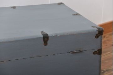 アンティーク家具　アンティークペイント かわいい船トランク(収納棚、センターテーブル)