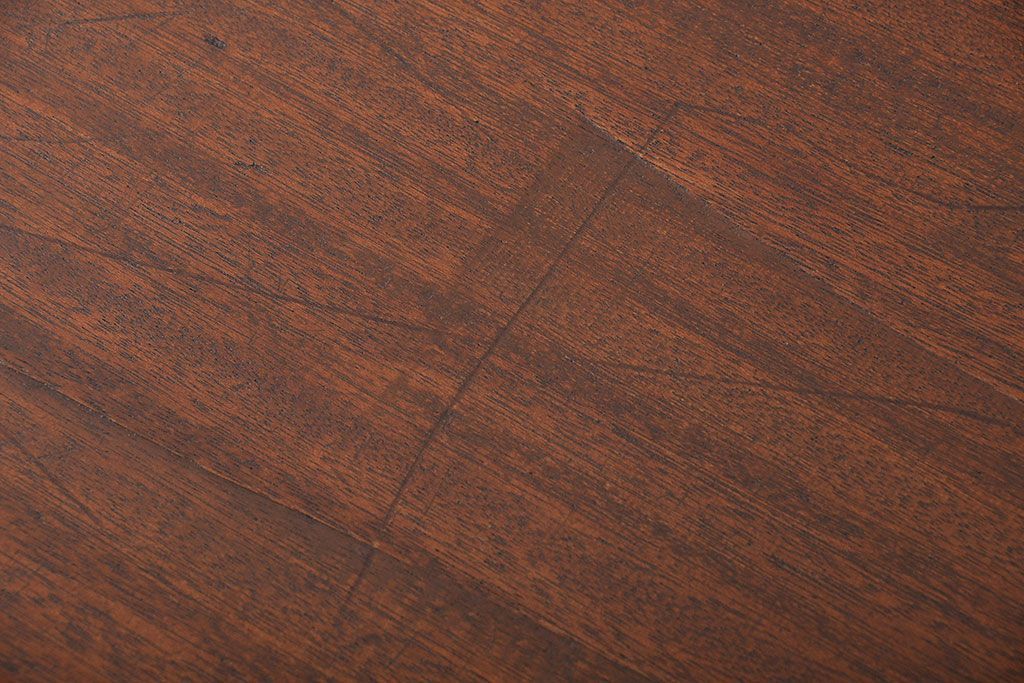 レトロ家具　アンティーク レトロなデザインの脚付き収納棚(キャビネット)