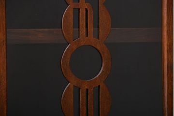 レトロ家具　アンティーク レトロなデザインの脚付き収納棚(キャビネット)