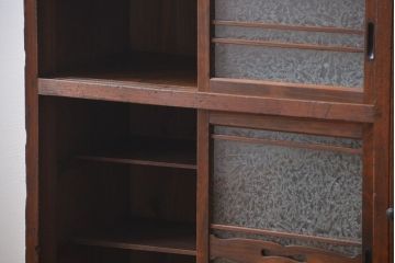 アンティーク家具　アンティーク 結霜ガラス入りの引き出し付き収納棚(食器棚)