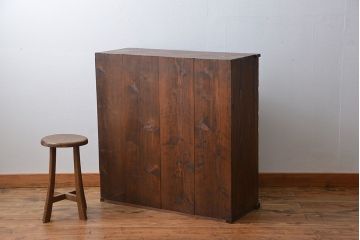 アンティーク家具　アンティーク 結霜ガラス入りの引き出し付き収納棚(食器棚)