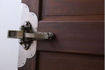 アンティーク 珍品!古い氷屋のシャビーな冷蔵室ドア(1)(扉、冷蔵庫)