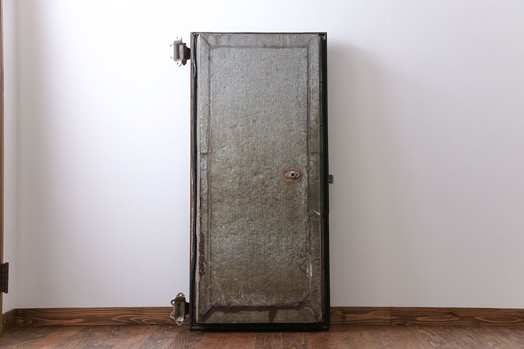 アンティーク 珍品!古い氷屋のシャビーな冷蔵室ドア(1)(扉、冷蔵庫)