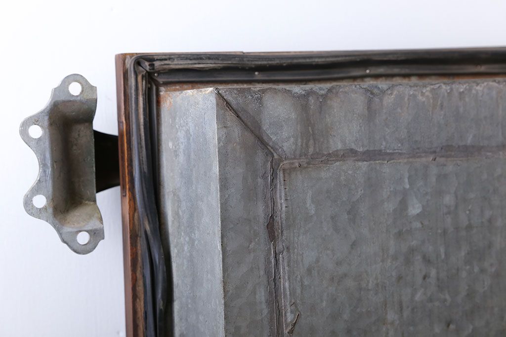 アンティーク 珍品!古い氷屋のシャビーな冷蔵室ドア(1)(扉、冷蔵庫)