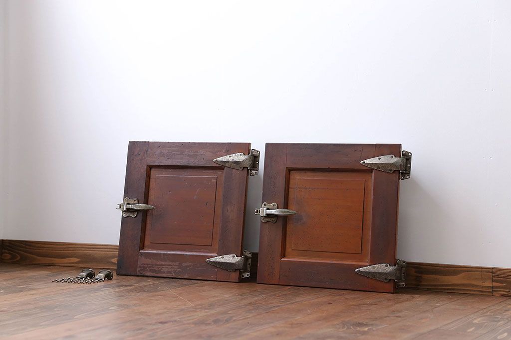 アンティーク 珍品 古い氷屋の冷蔵室のドア 2枚セット