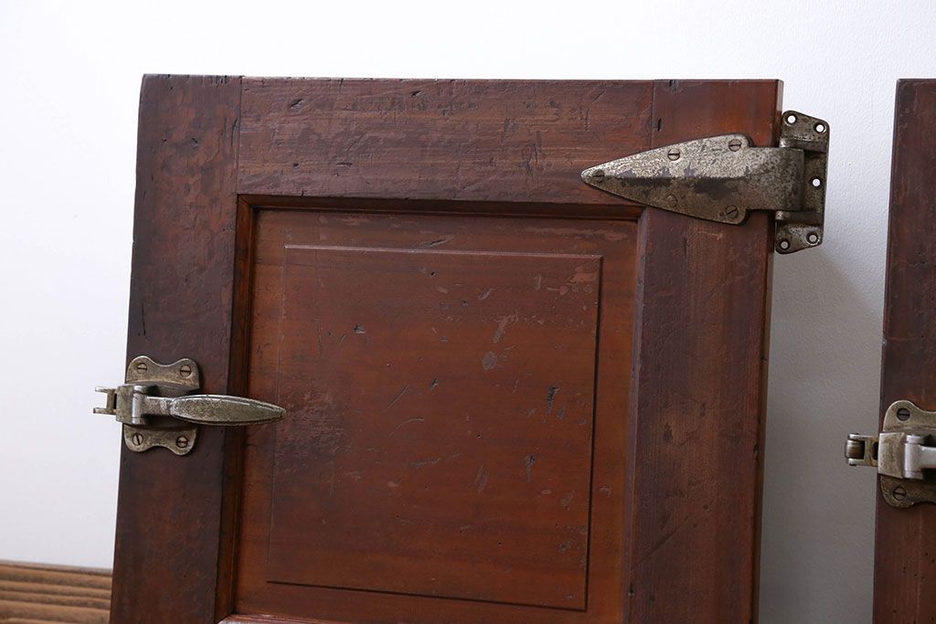 アンティーク 珍品 古い氷屋の冷蔵室のドア 2枚セット