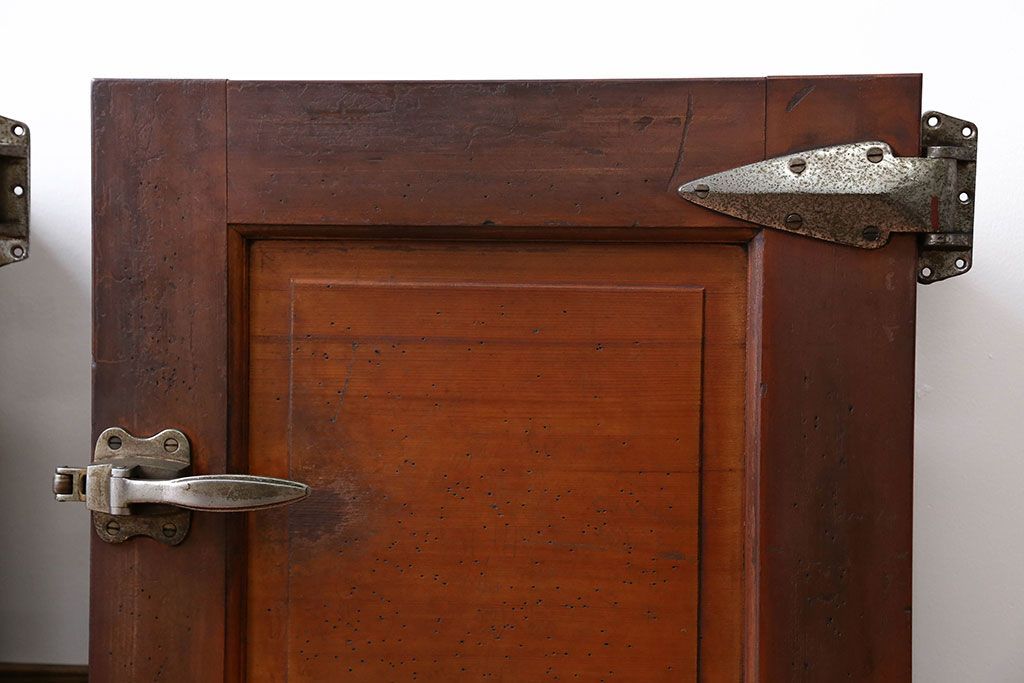 アンティーク 珍品 古い氷屋の冷蔵室のドア 2枚セット