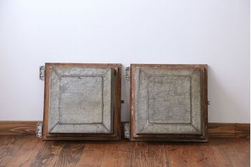 アンティーク 珍品 古い氷屋の冷蔵室のドア 2枚セット